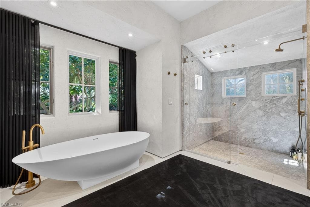 16469 Celebrita CT, NAPLES FL 34110-22