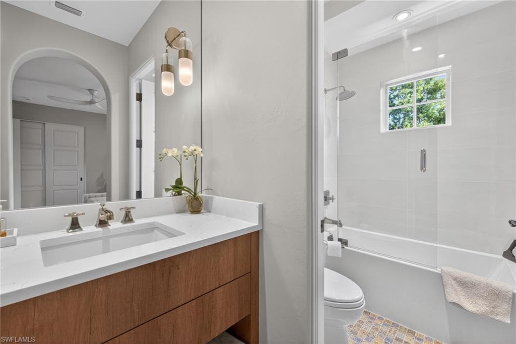 16469 Celebrita CT, NAPLES FL 34110-31