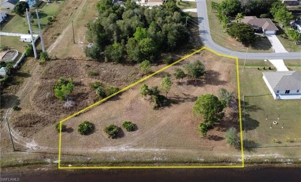 145 Zenith CIR, FORT MYERS FL 33913-2