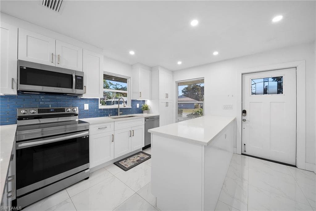 2858 Arbutus ST # F1, NAPLES FL 34112-1