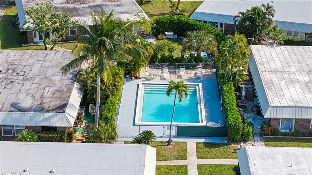 2858 Arbutus ST # F1, NAPLES FL 34112-27