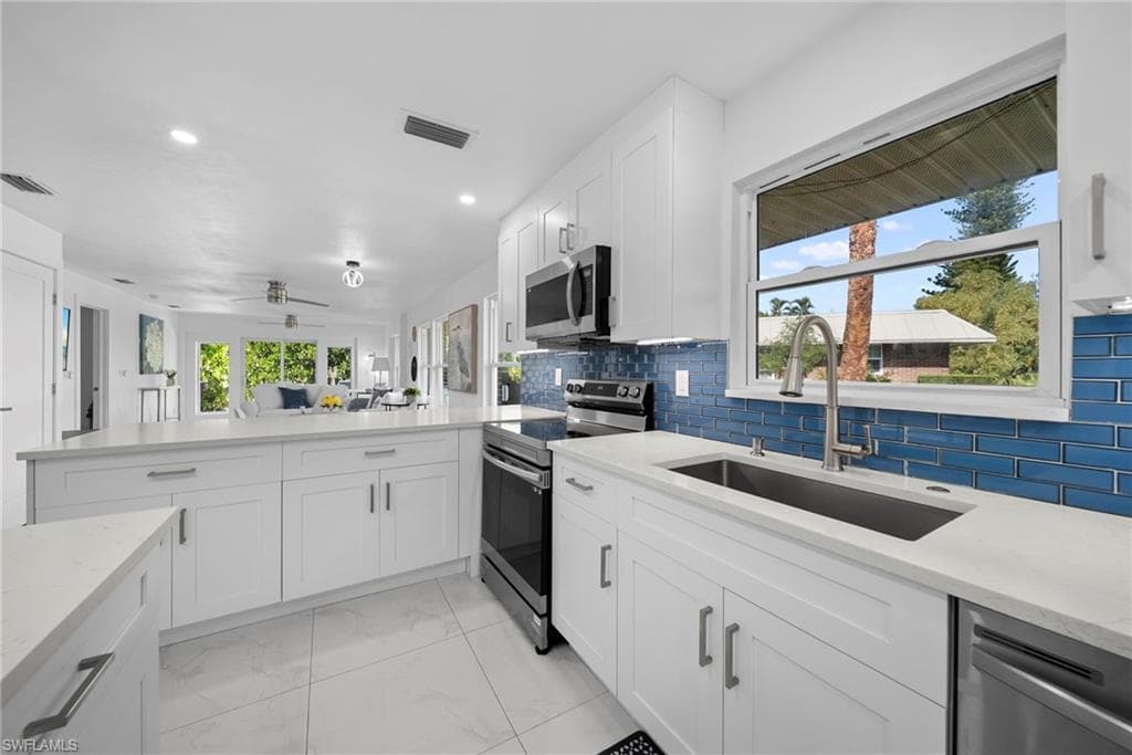 2858 Arbutus ST # F1, NAPLES FL 34112-3