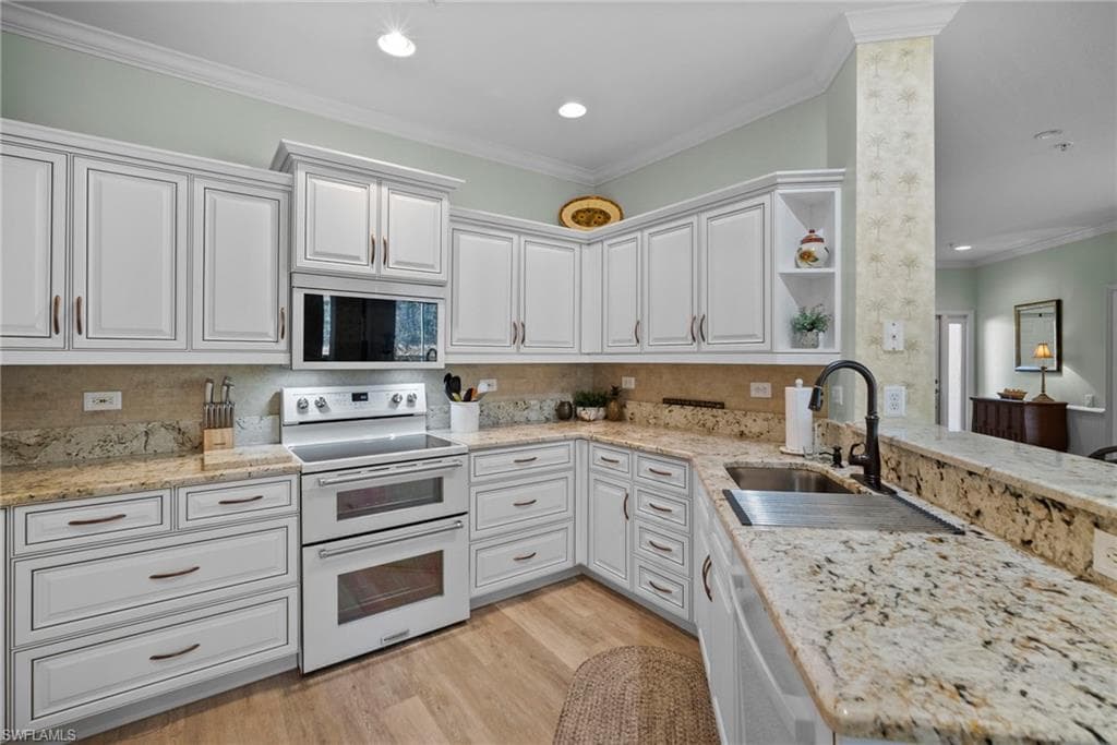 8545 Danbury BLVD # 102, NAPLES FL 34120-1