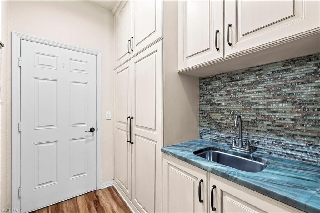 20630 Dennisport LN, NORTH FORT MYERS FL 33917-28