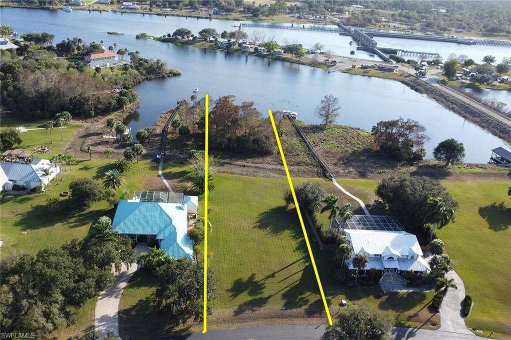 16280 Forest Mist CT, ALVA FL 33920-1