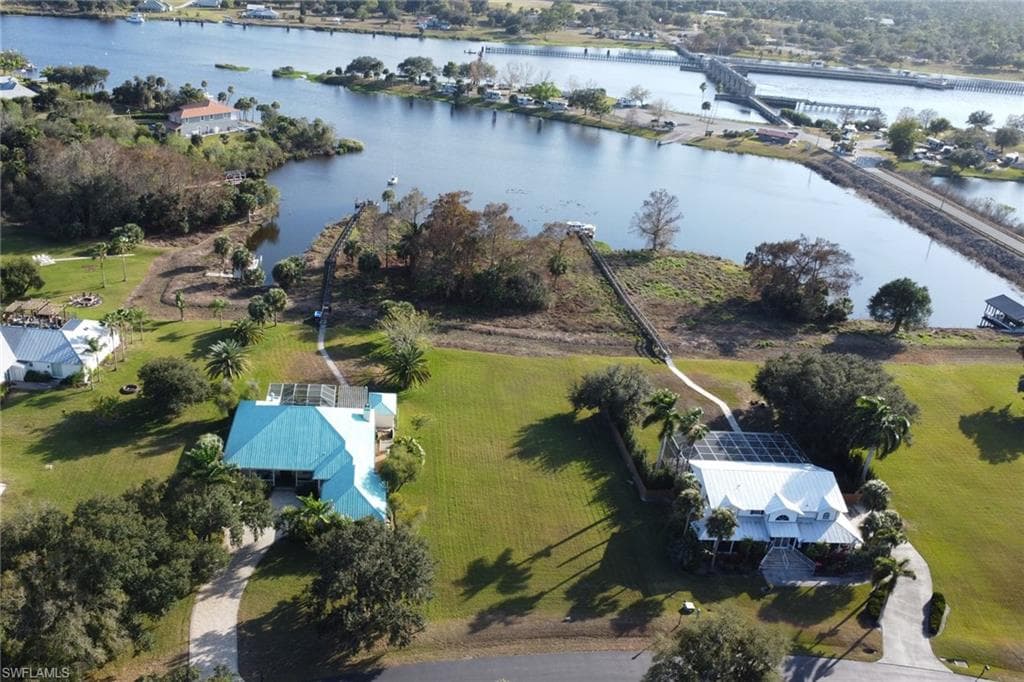 16280 Forest Mist CT, ALVA FL 33920-2