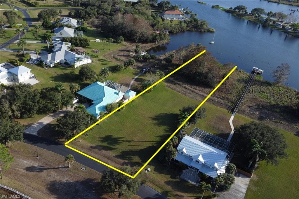 16280 Forest Mist CT, ALVA FL 33920-4