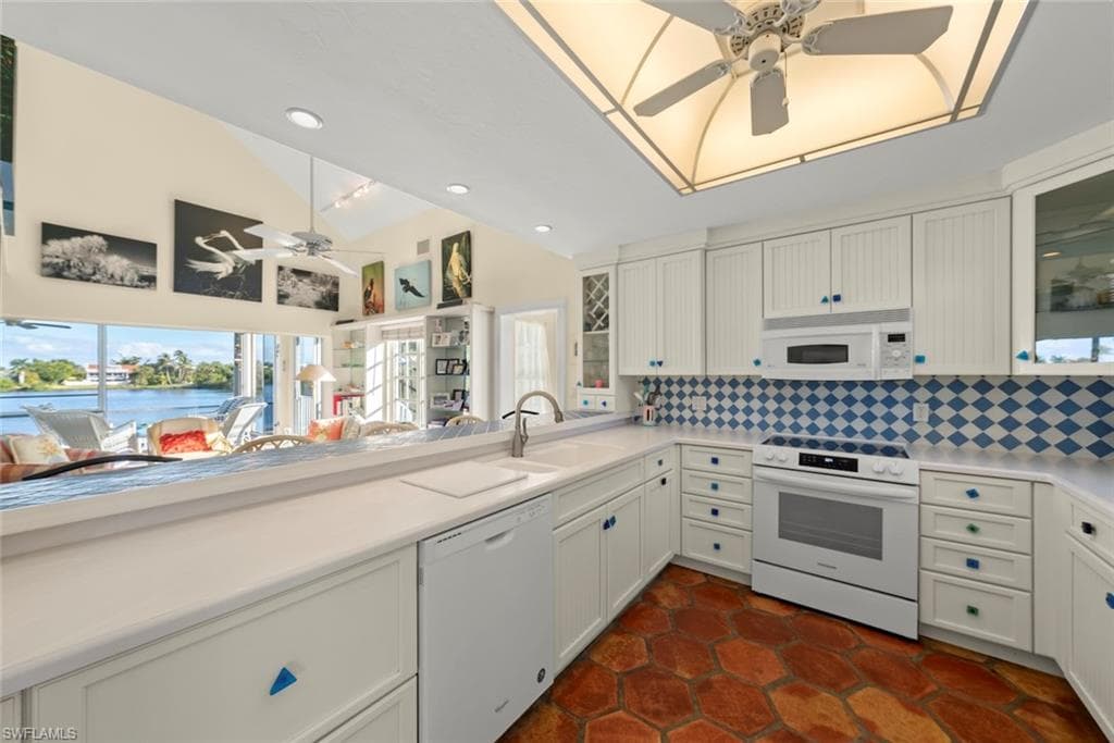 1401 Sand Castle RD-16