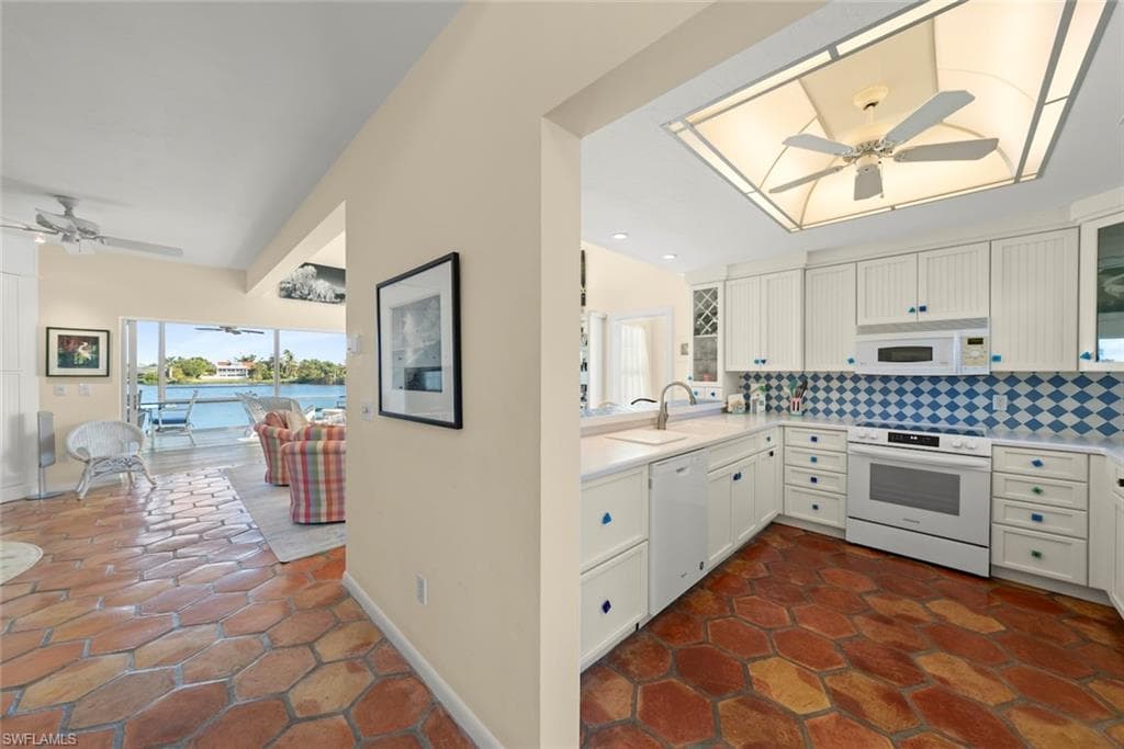 1401 Sand Castle RD-18