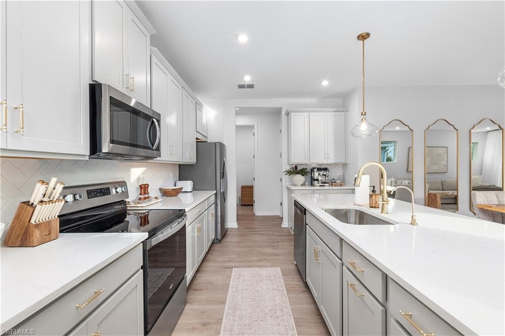 10313 Bonavie Cove DR, FORT MYERS FL 33966-4