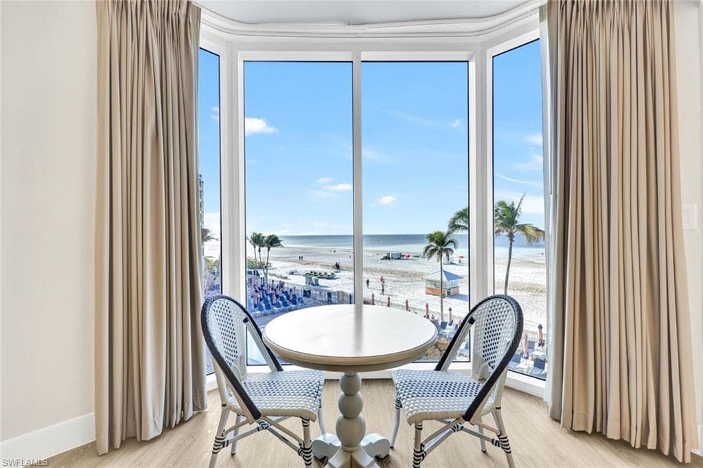 200 Estero BLVD 207-6
