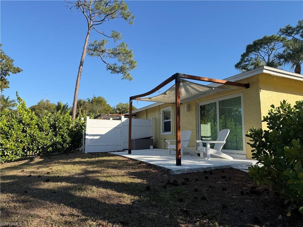 2855 Van Buren AVE, NAPLES FL 34112-15