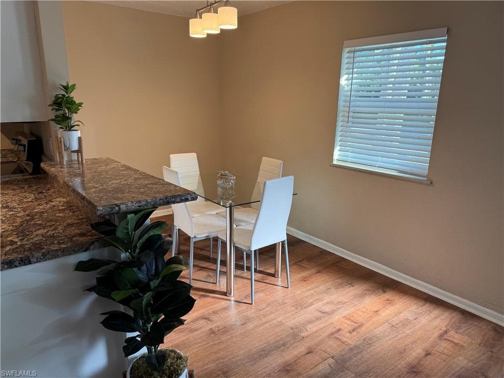 2855 Van Buren AVE, NAPLES FL 34112-3