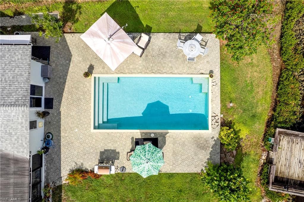 2271 Harbor RD, NAPLES FL 34104-5