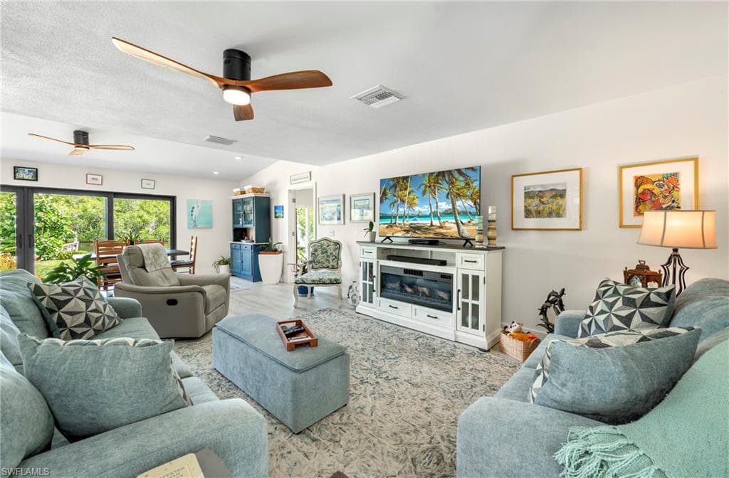 2271 Harbor RD, NAPLES FL 34104-15