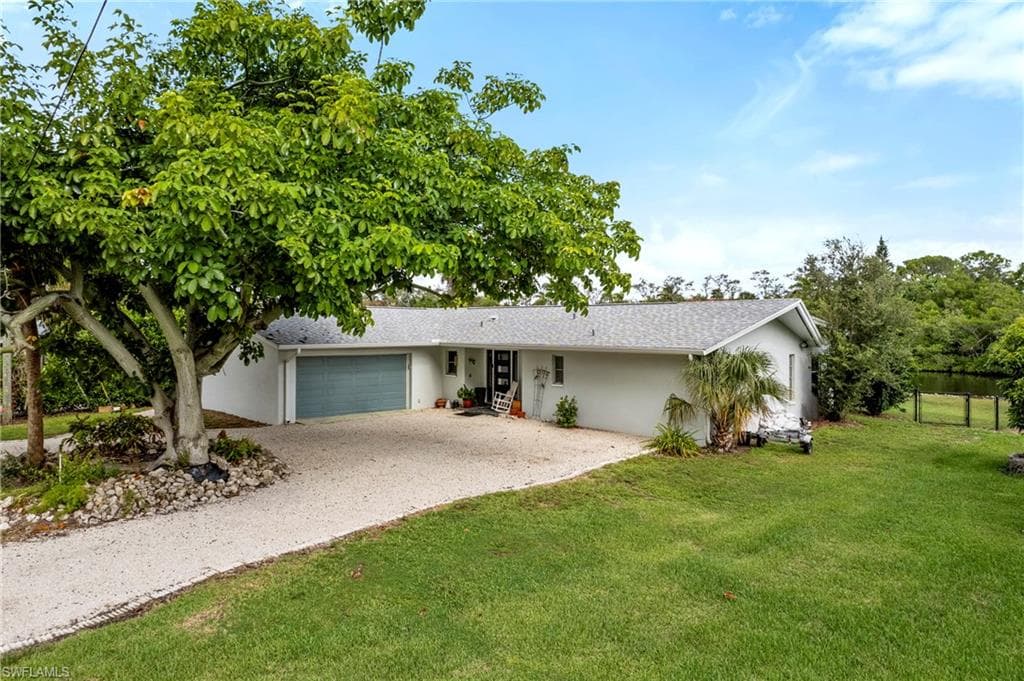 2271 Harbor RD, NAPLES FL 34104-2