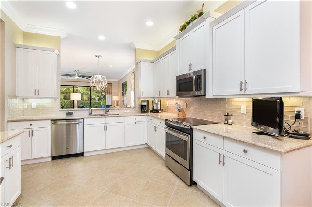 13628 Mandarin CIR, NAPLES FL 34109-5