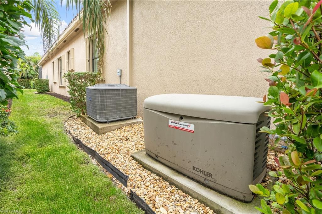 13628 Mandarin CIR, NAPLES FL 34109-32