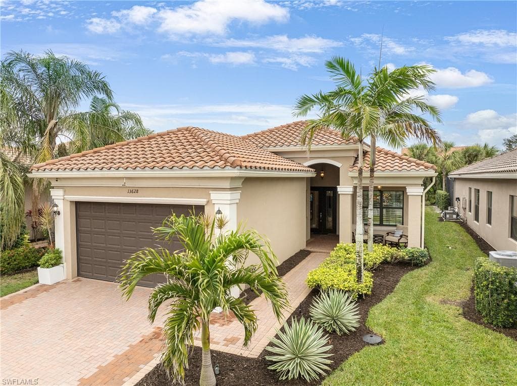 13628 Mandarin CIR, NAPLES FL 34109-47