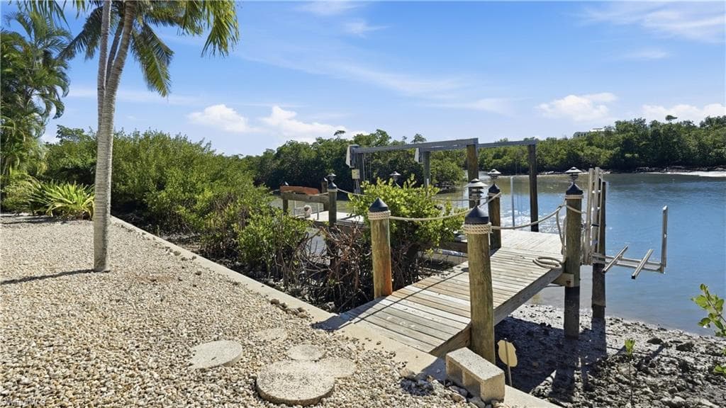 56 Fairview BLVD, FORT MYERS BEACH FL 33931-41