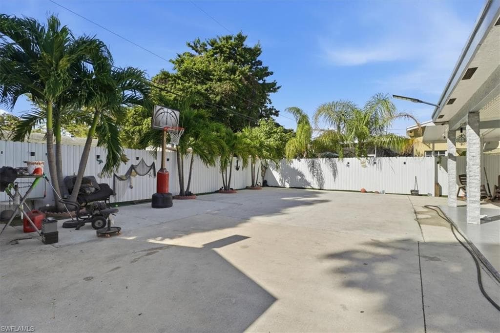 6800 SW 28th AVE, MIAMI FL 33147-36