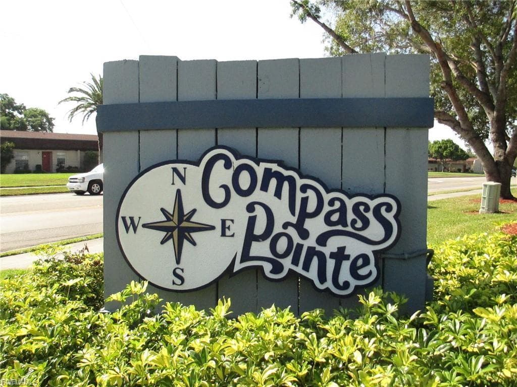 9303 Lennox LN, FORT MYERS FL 33919-1
