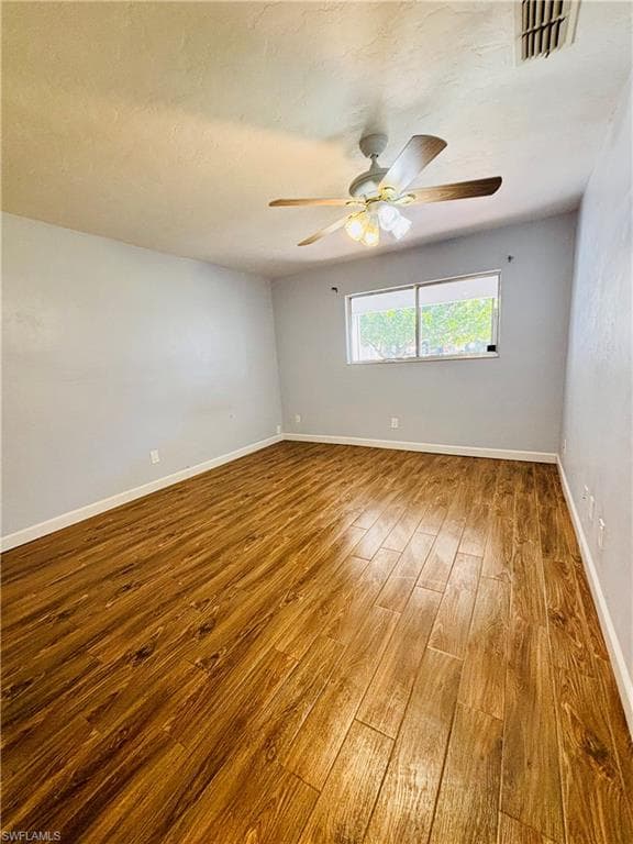 9303 Lennox LN, FORT MYERS FL 33919-8