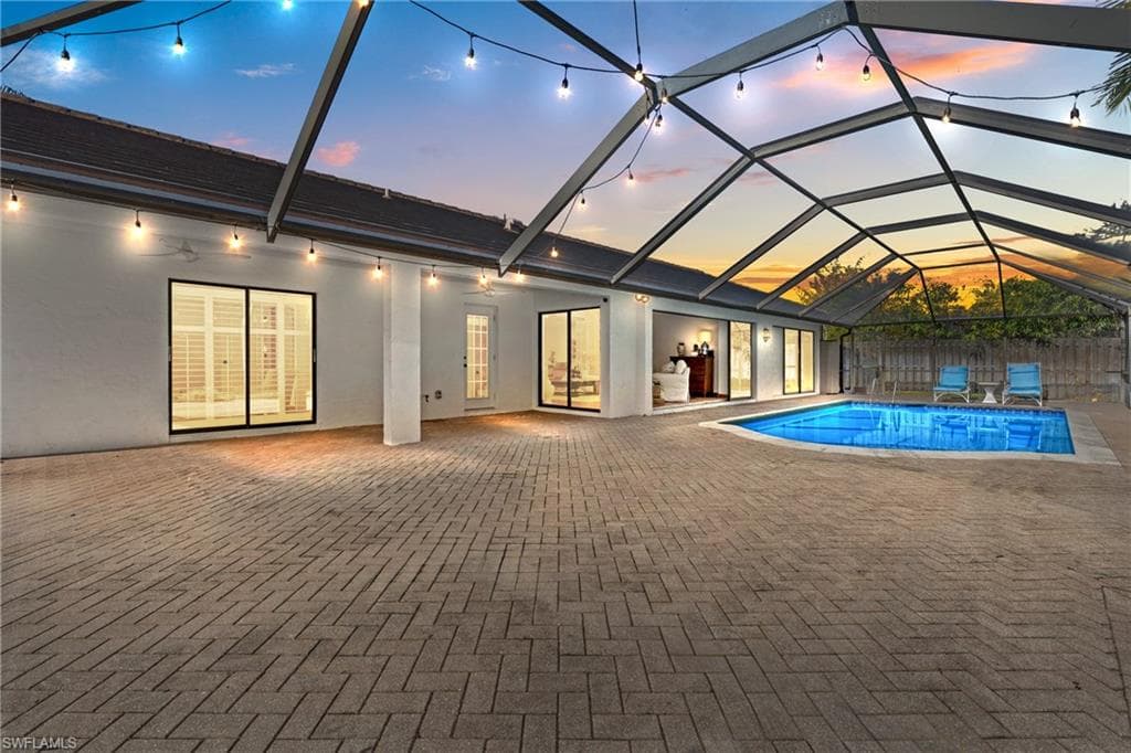 2419 Pine Woods CIR # 11, NAPLES FL 34105-5