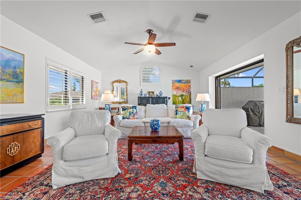 2419 Pine Woods CIR # 11, NAPLES FL 34105-11