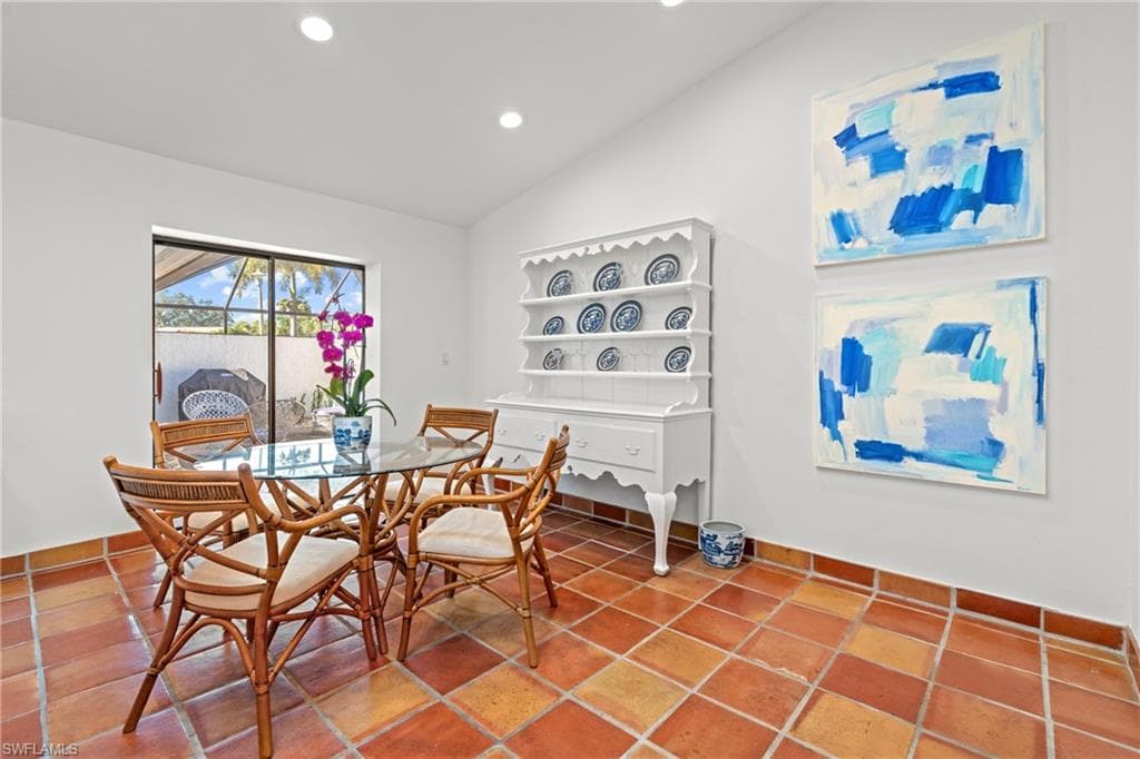 2419 Pine Woods CIR # 11, NAPLES FL 34105-13