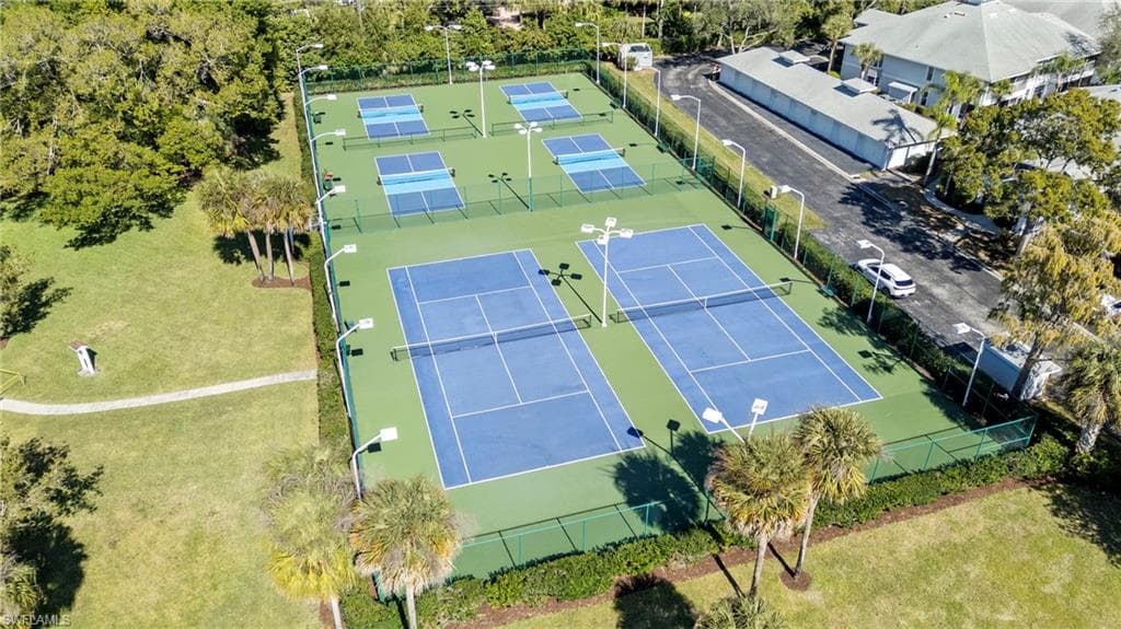 2419 Pine Woods CIR # 11, NAPLES FL 34105-30