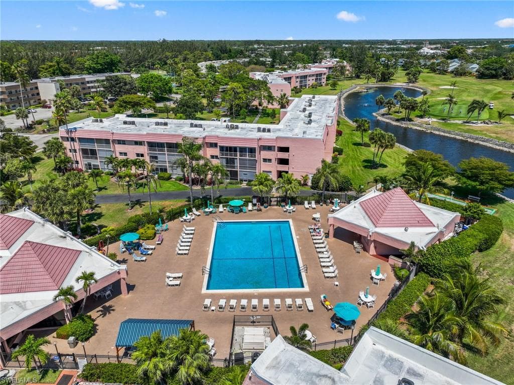 200 Forest Lakes BLVD # 111, NAPLES FL 34105-15