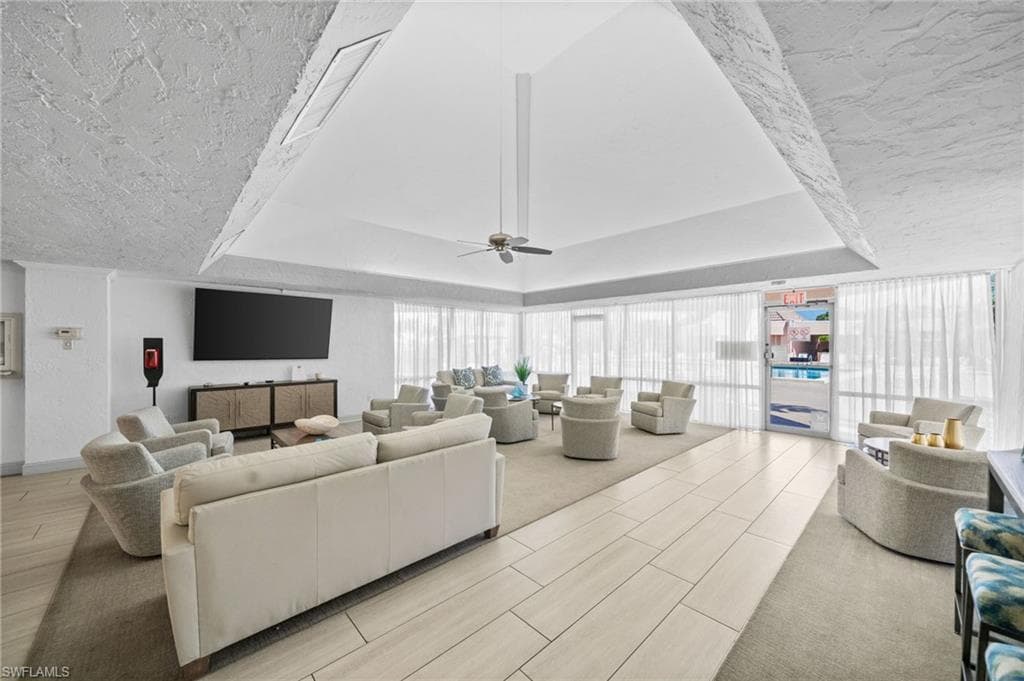 200 Forest Lakes BLVD # 111, NAPLES FL 34105-11