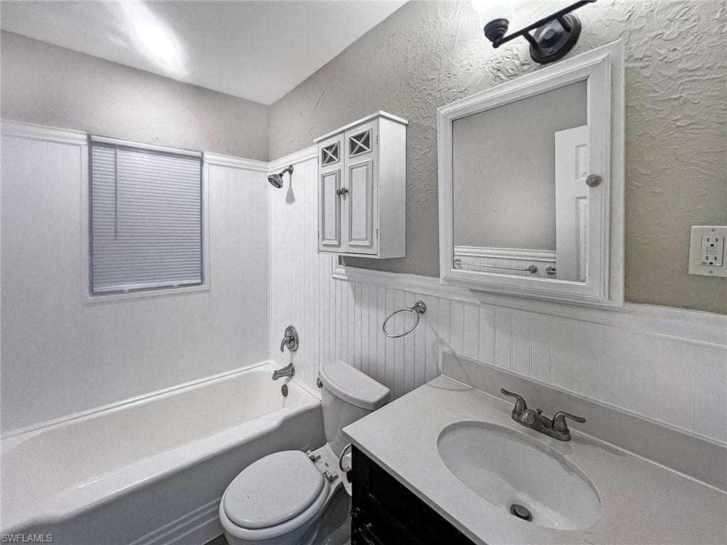 1918 Grace AVE, FORT MYERS FL 33901-25