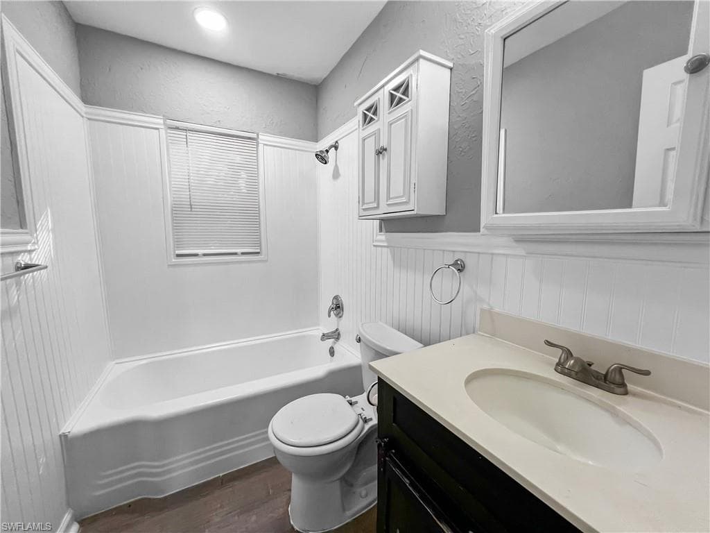 1918 Grace AVE, FORT MYERS FL 33901-24