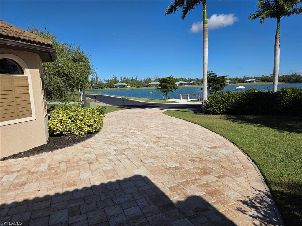 2406 Kismet Lakes LN, CAPE CORAL FL 33993-5