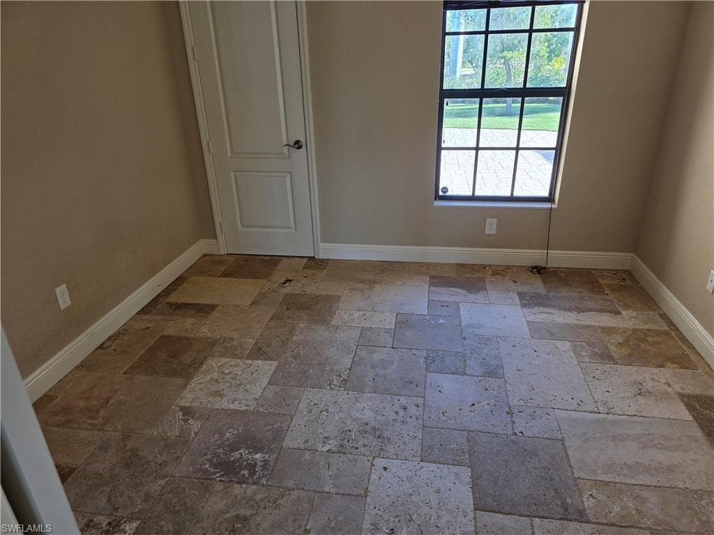 2406 Kismet Lakes LN, CAPE CORAL FL 33993-23