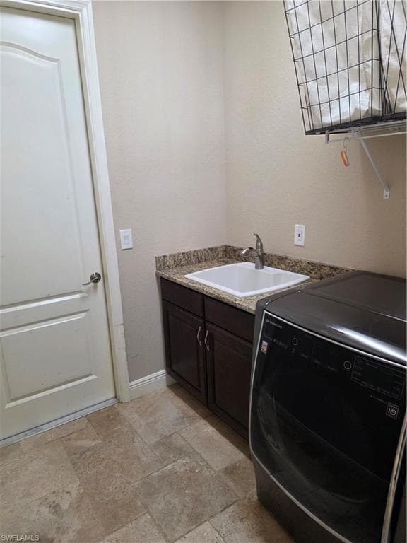 2406 Kismet Lakes LN, CAPE CORAL FL 33993-28