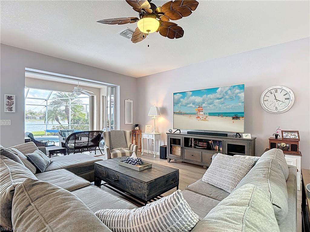 20686 Dennisport LN, NORTH FORT MYERS FL 33917-8