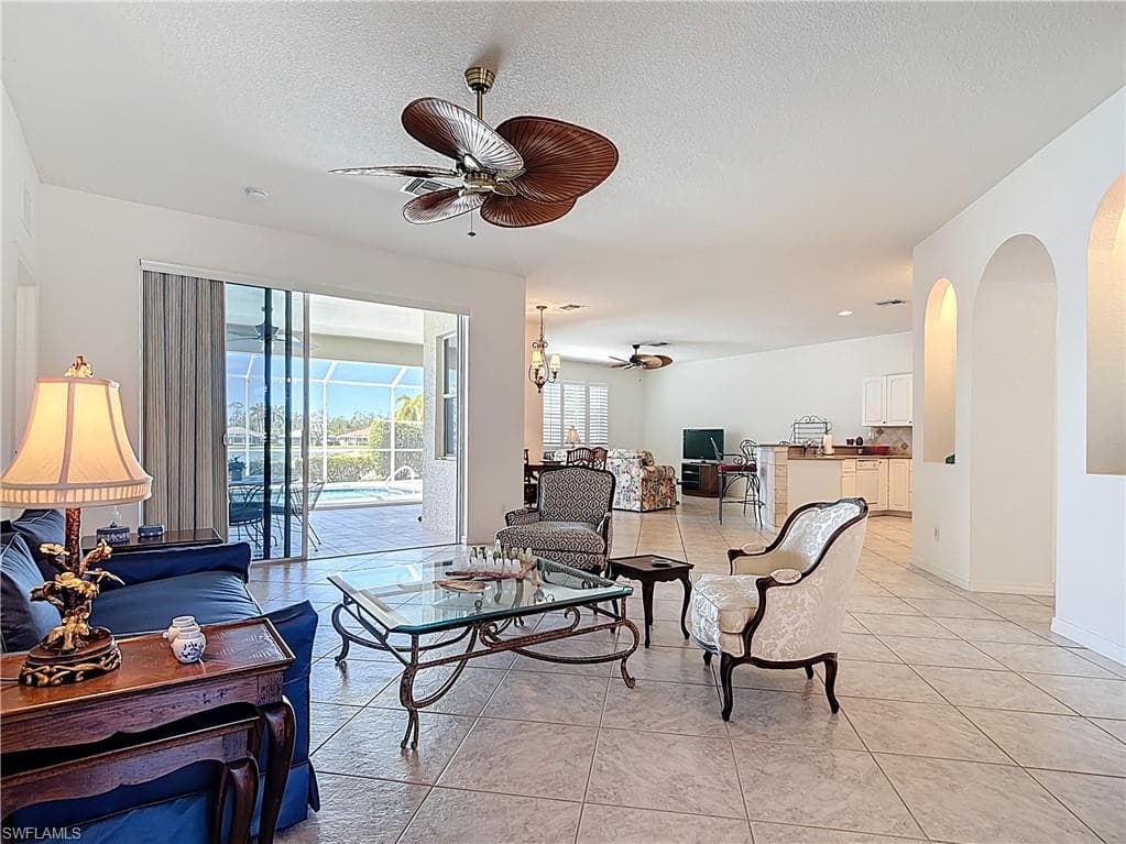 20716 Tisbury LN, NORTH FORT MYERS FL 33917-10