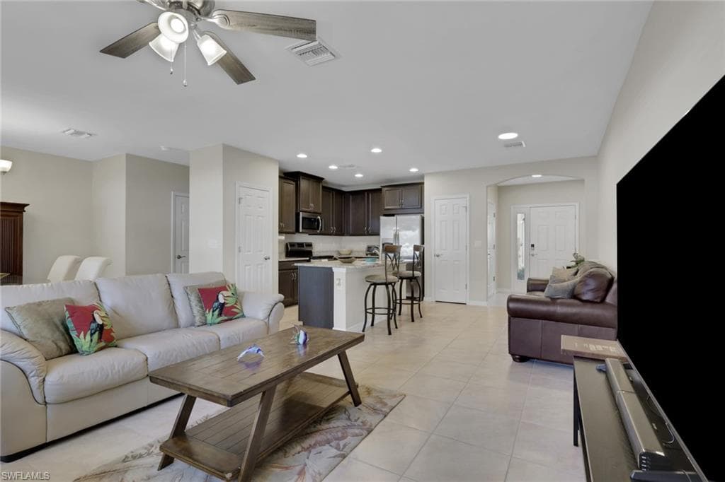 3763 Crofton CT-6