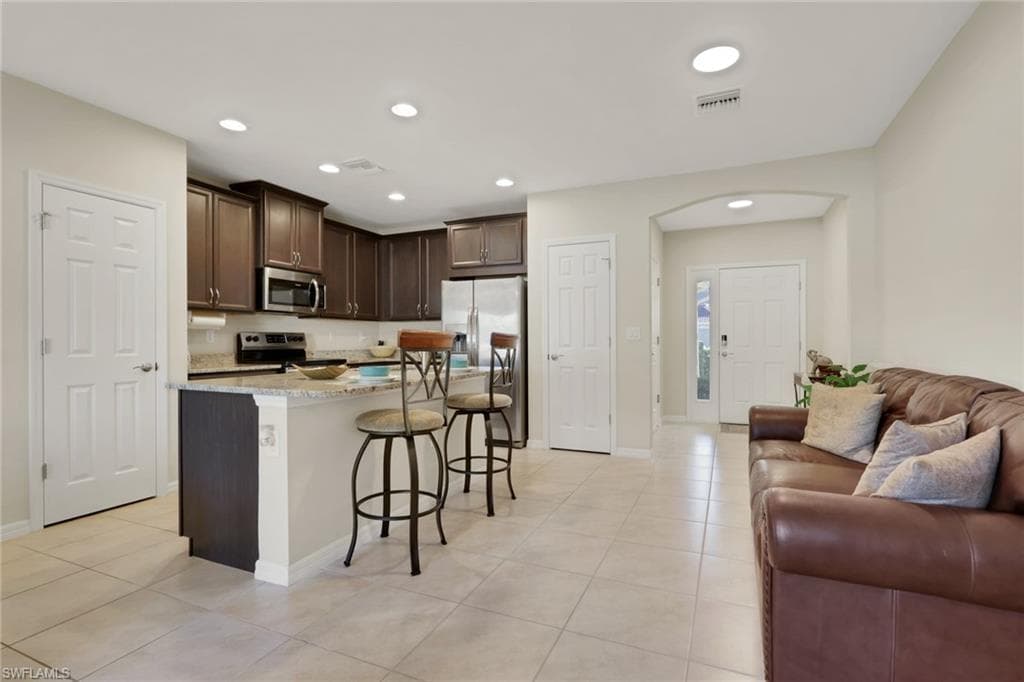3763 Crofton CT-9