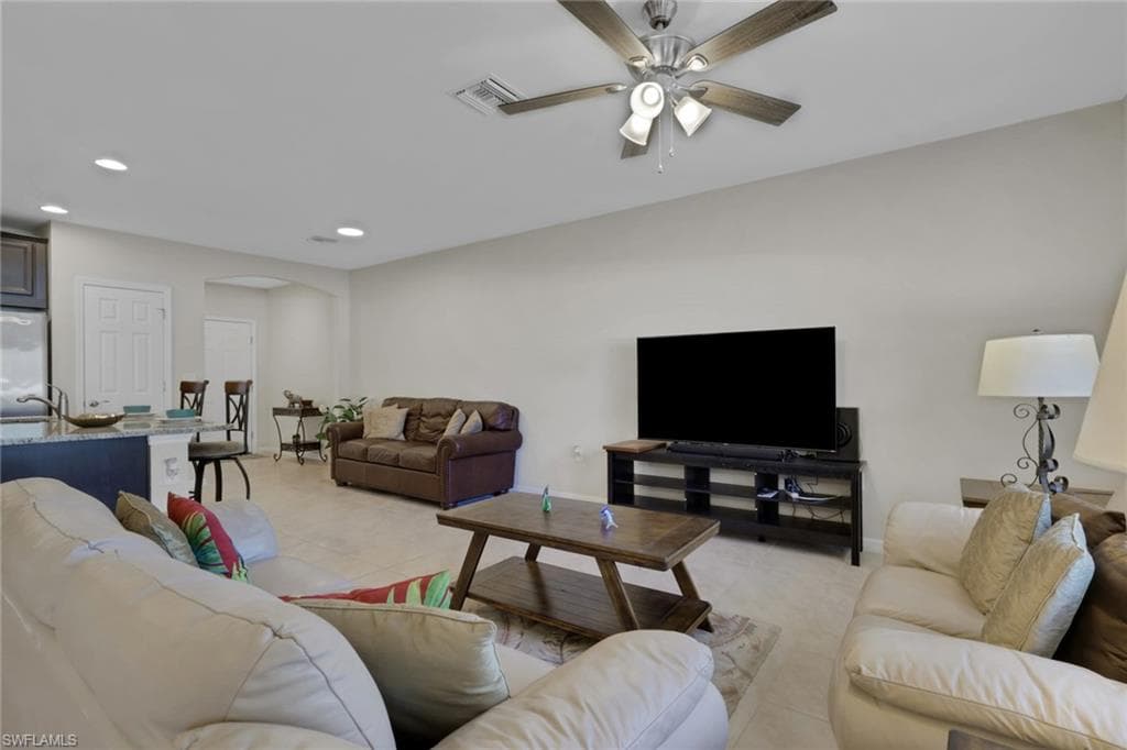 3763 Crofton CT-14