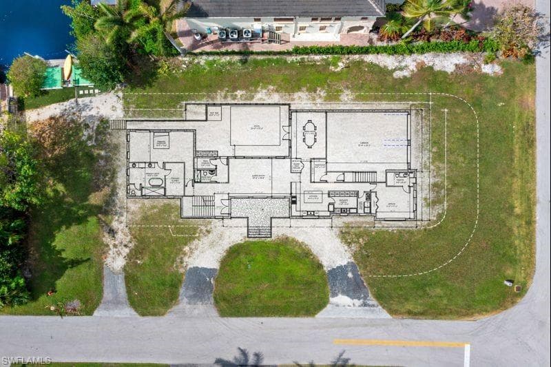 1585 Pelican AVE, NAPLES FL 34102-5