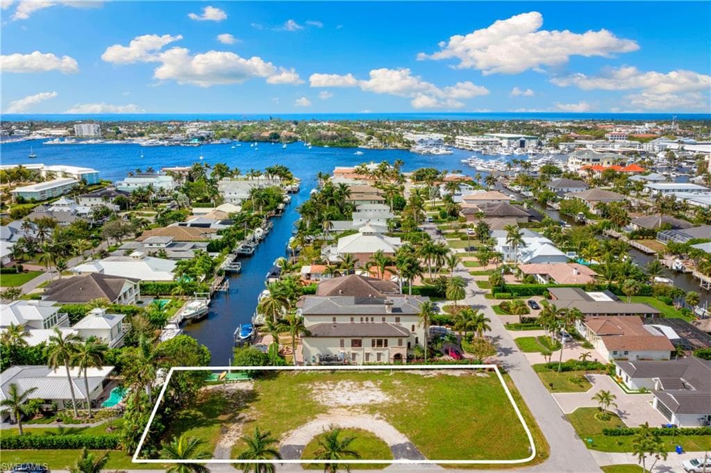 1585 Pelican AVE, NAPLES FL 34102-8