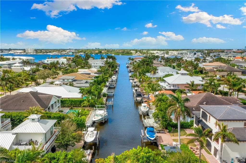 1585 Pelican AVE, NAPLES FL 34102-10