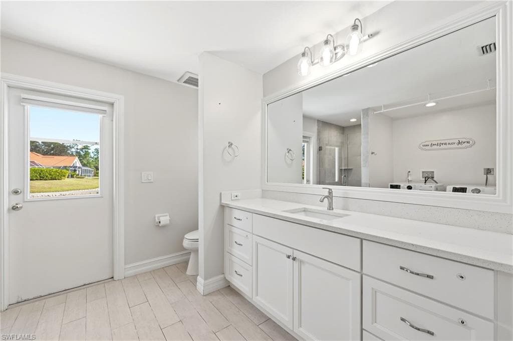 196 Sabal Lake DR, NAPLES FL 34104-22