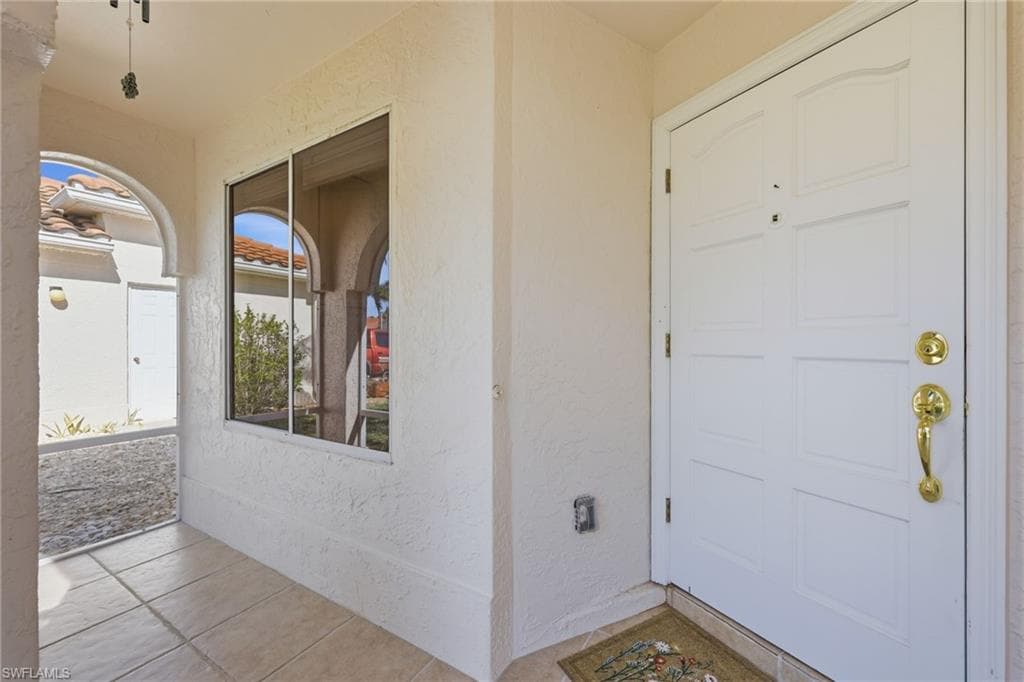 196 Sabal Lake DR, NAPLES FL 34104-5