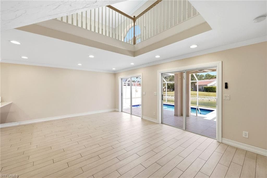 196 Sabal Lake DR, NAPLES FL 34104-16