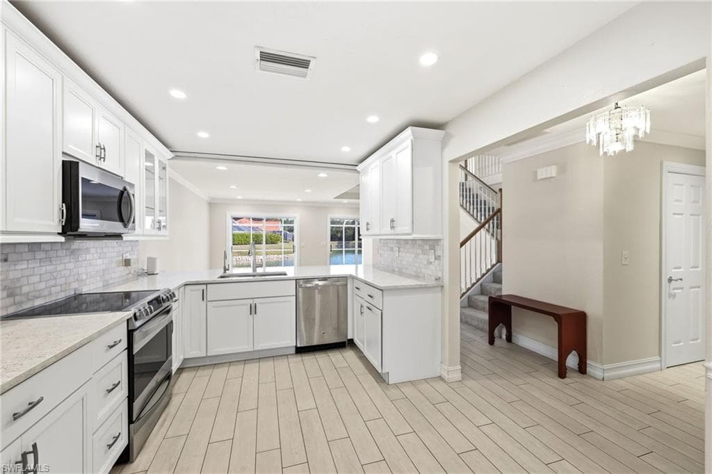 196 Sabal Lake DR, NAPLES FL 34104-11